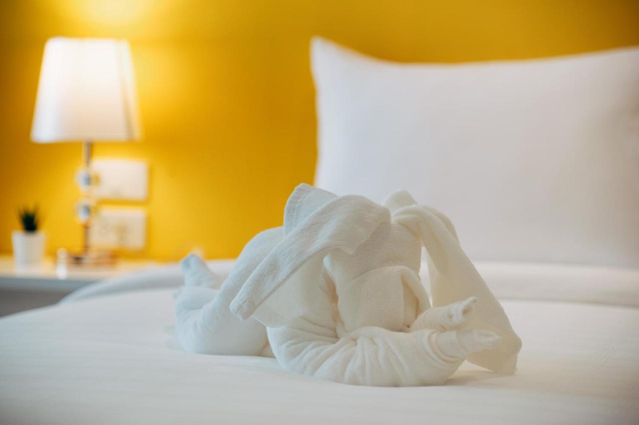 Chanita Hotel Chumphon Buitenkant foto